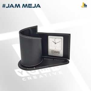 Jam Meja 8